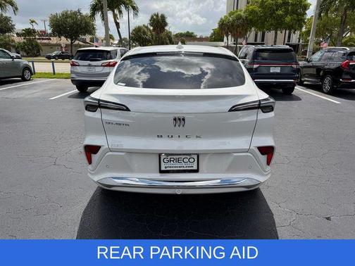 White Frost Tricoat 2025 Buick Envista Avenir FWD