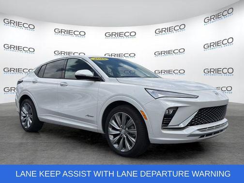 White Frost Tricoat 2025 Buick Envista Avenir FWD
