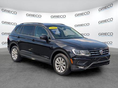 Deep Black Pearl Metallic 2018 Volkswagen Tiguan 2.0T S