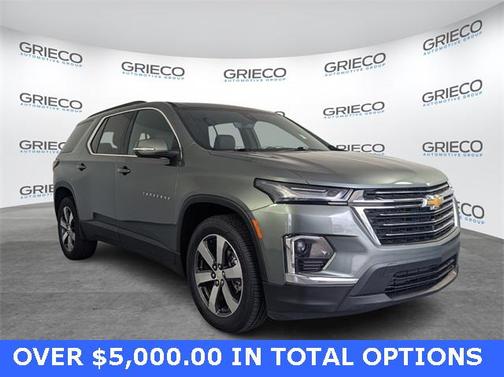 2022 Chevrolet Traverse LT Leather