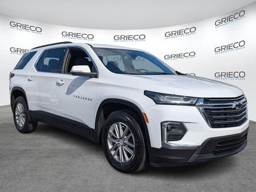 Summit White 2023 Chevrolet Traverse LT Cloth