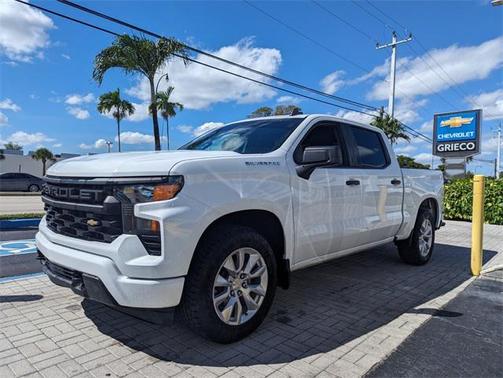 2022 Chevrolet Silverado 1500 Custom