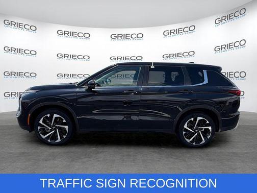 Black Diamond 2023 Mitsubishi Outlander SE
