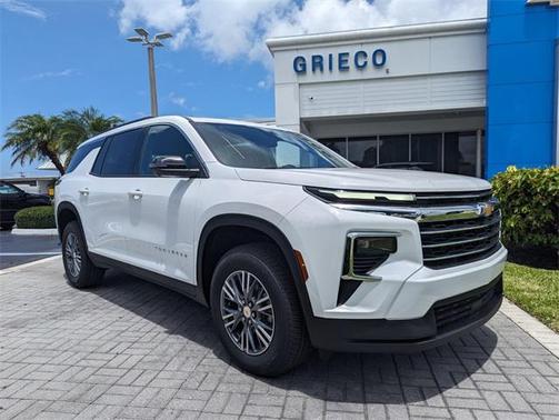 2025 Chevrolet Traverse LT