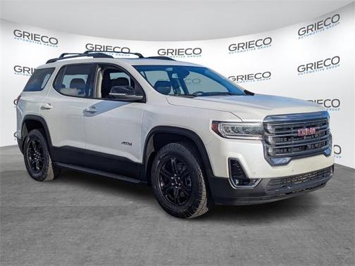 2022 GMC Acadia AWD AT4