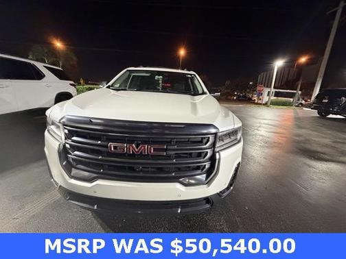 2022 GMC Acadia AWD AT4