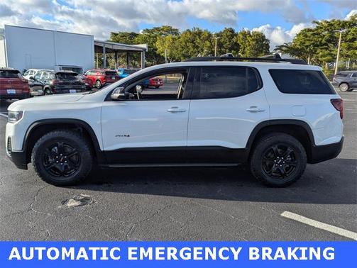 2022 GMC Acadia AWD AT4