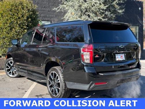 2023 Chevrolet Suburban RST