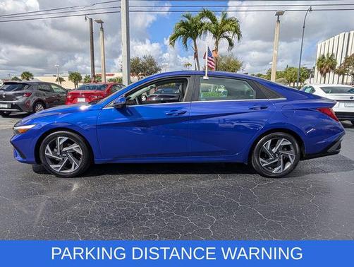 2024 Hyundai ELANTRA Limited
