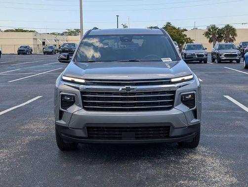 Sterling Gray Metallic 2026 Chevrolet Traverse LT
