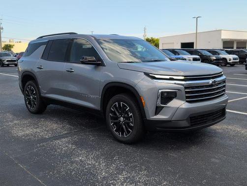 Sterling Gray Metallic 2026 Chevrolet Traverse LT