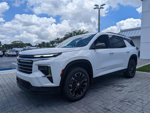 2025 Chevrolet Traverse LT