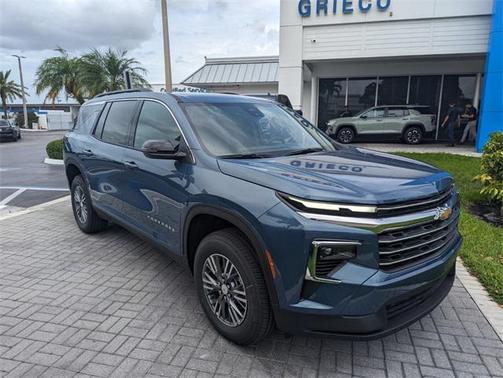 2025 Chevrolet Traverse LT