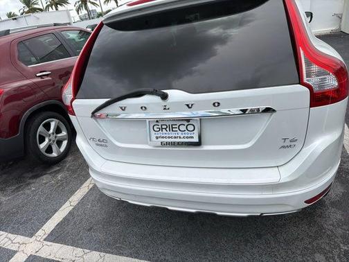 Crystal White Pearl 2014 Volvo XC60 T6 R-Design