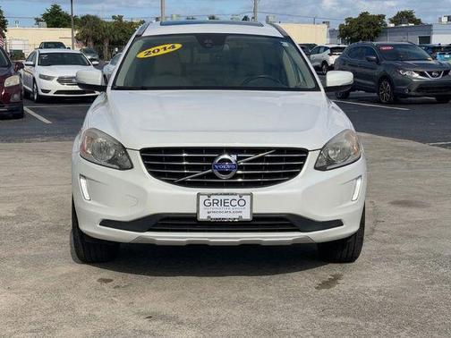 Crystal White Pearl 2014 Volvo XC60 T6 R-Design