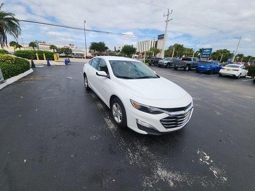 Summit White 2024 Chevrolet Malibu 1LS