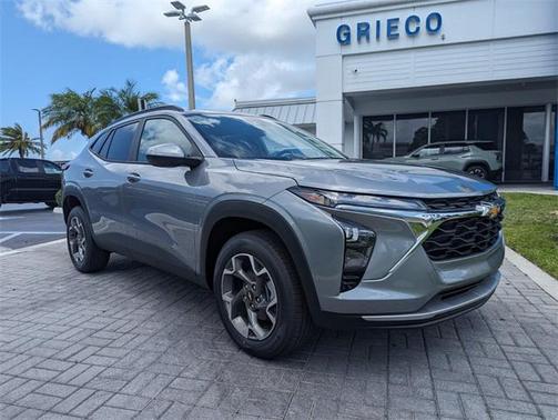 2025 Chevrolet Trax LT