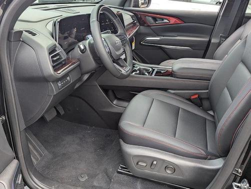 Mosaic Black Metallic 2026 Chevrolet Traverse AWD Z71