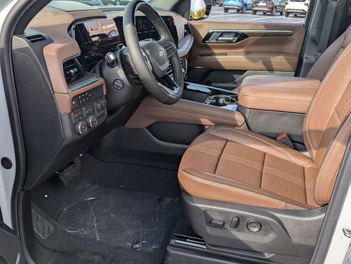 Polar White Tricoat 2026 Chevrolet Suburban High Country, 4WD