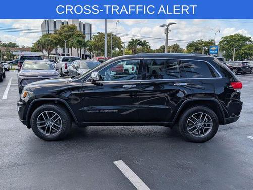 Diamond Black Crystal Pearlcoat 2018 Jeep Grand Cherokee Limited