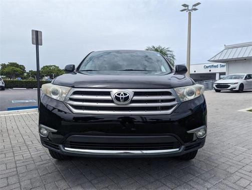 2013 Toyota Highlander SE