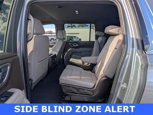 2022 Chevrolet Suburban LT