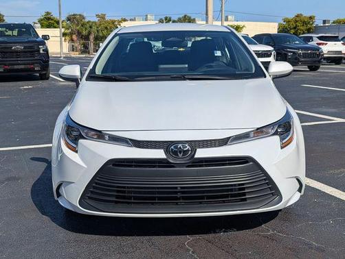 Wind Chill Pearl 2025 Toyota Corolla LE