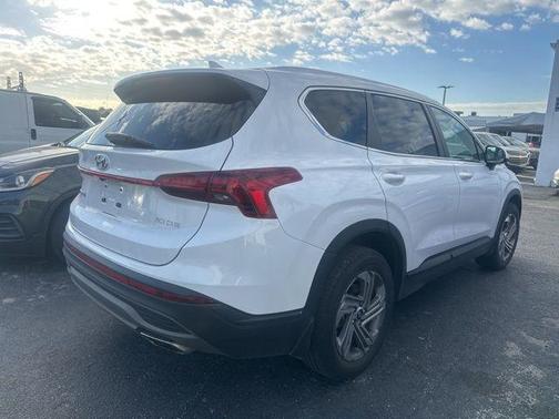 2022 Hyundai SANTA FE SE