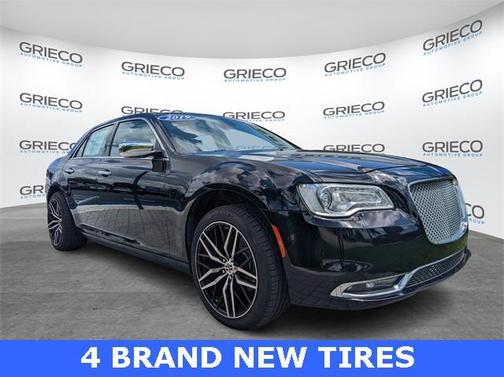2019 Chrysler 300 Limited