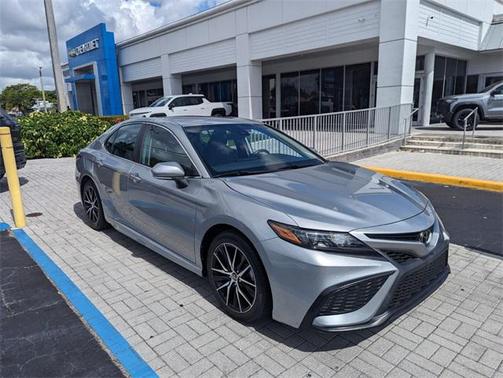 2023 Toyota Camry SE
