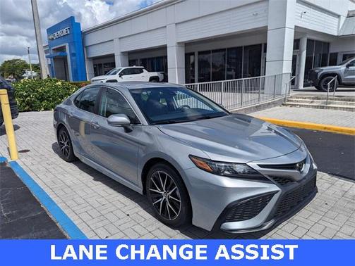 2023 Toyota Camry SE