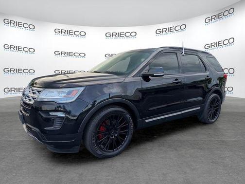 SHADOW BLACK 2018 Ford Explorer XLT