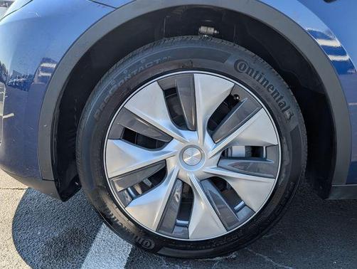 Deep Blue Metallic 2024 Tesla Model Y Long Range Single Motor Rear-Wheel Drive