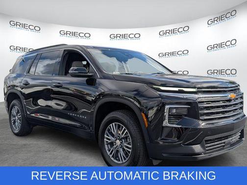 Mosaic Black Metallic 2025 Chevrolet Traverse LT