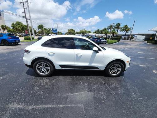 2020 Porsche Macan Base