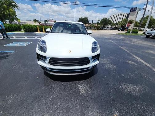 2020 Porsche Macan Base