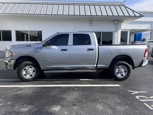 2021 RAM 2500 Tradesman Crew Cab 4x4 6'4' Box