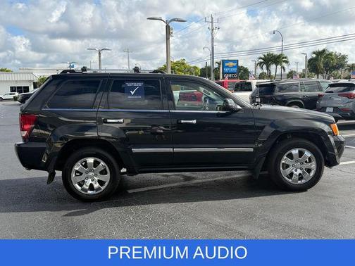 Brilliant Black Crystal Pearlcoat 2009 Jeep Grand Cherokee Overland