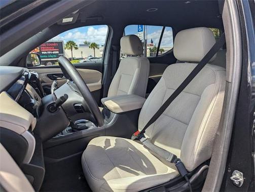 2022 Chevrolet Traverse LS