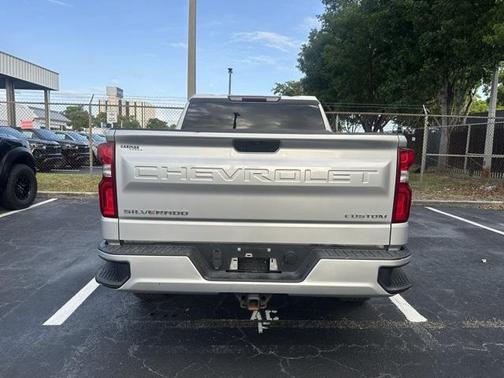 2022 Chevrolet Silverado 1500 Custom
