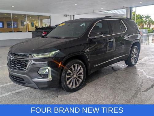 Mosaic Black Metallic 2023 Chevrolet Traverse Premier
