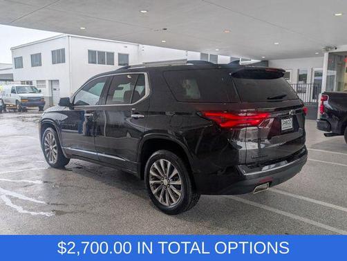 Mosaic Black Metallic 2023 Chevrolet Traverse Premier