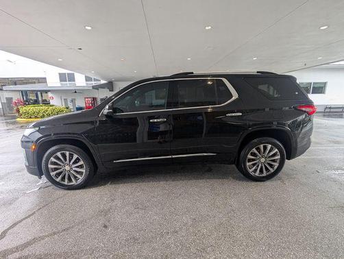Mosaic Black Metallic 2023 Chevrolet Traverse Premier