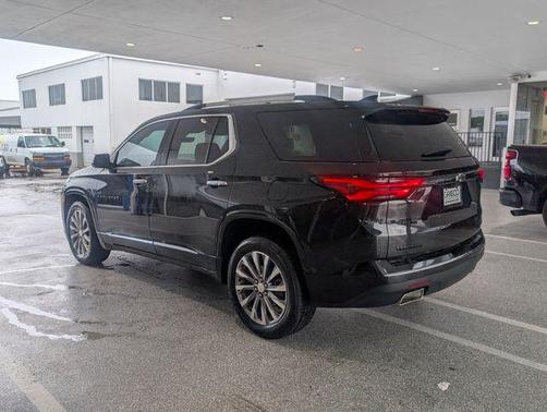 Mosaic Black Metallic 2023 Chevrolet Traverse Premier