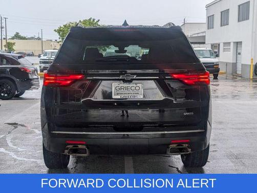 Mosaic Black Metallic 2023 Chevrolet Traverse Premier