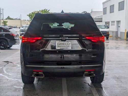 Mosaic Black Metallic 2023 Chevrolet Traverse Premier