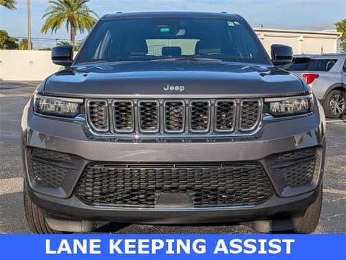 2024 Jeep Grand Cherokee Laredo