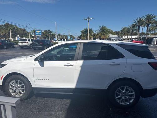 2024 Chevrolet Equinox LS