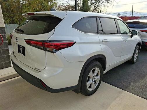 2023 Toyota Highlander LE