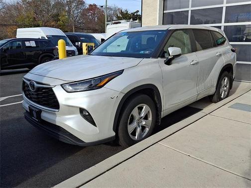 2023 Toyota Highlander LE
